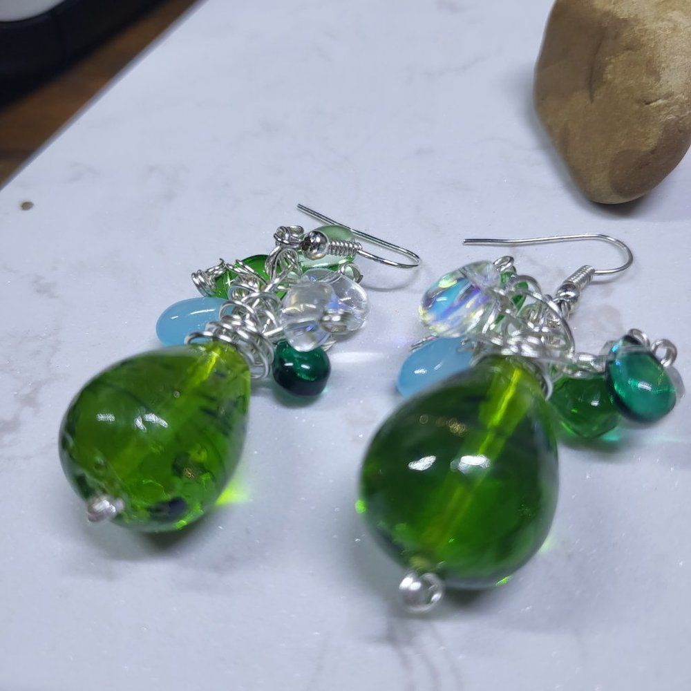 Handmade silver plated earrings green glass and mermaid tears - Picture 3 of 4